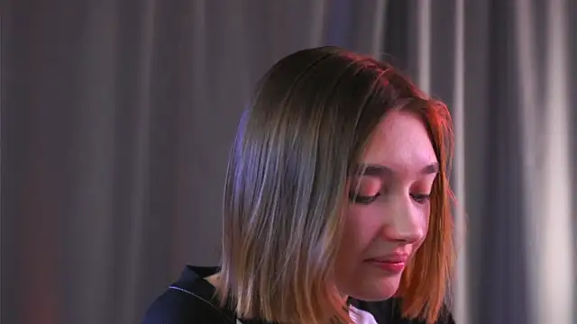 XXX chat uživo modela Leyla_crsh