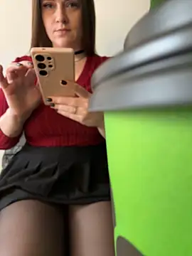 CrazyTori élő XXX-chatje