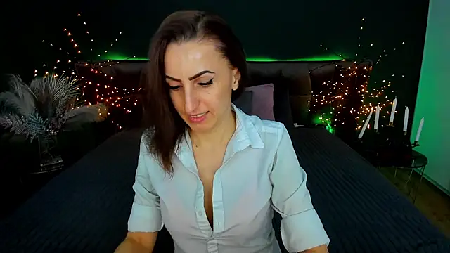 Show modela Rebecca_Diamond na web-kameri