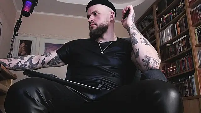 Chat +18 de FindomJason ao vivo