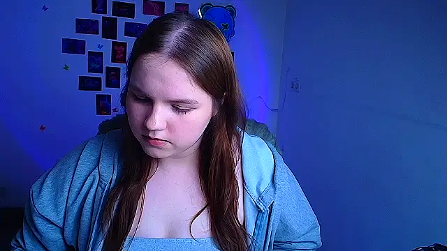 Kitty_Mia_Kitty Live XXX-Chat