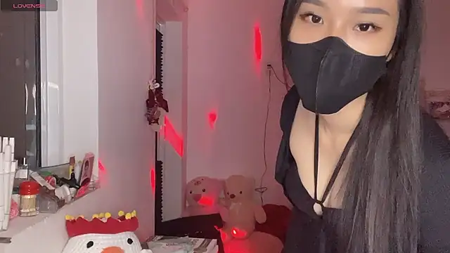 XXX chat uživo modela Tieu-May