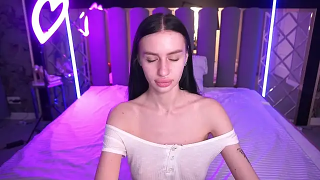 Snow_WhiteeeX élő XXX-chatje