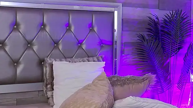 LunaHartn Live XXX chat