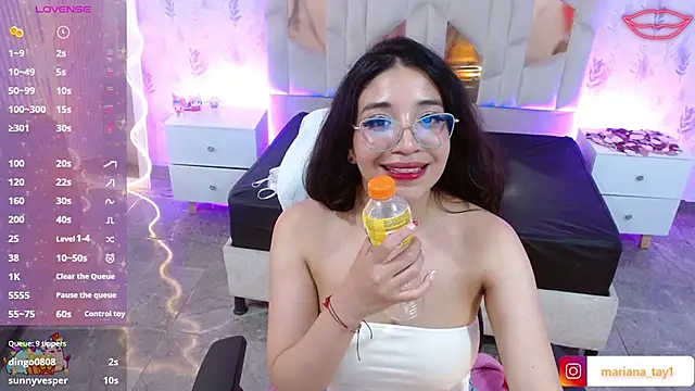 Chatroom XXX en direct de MARIANA_TAY1