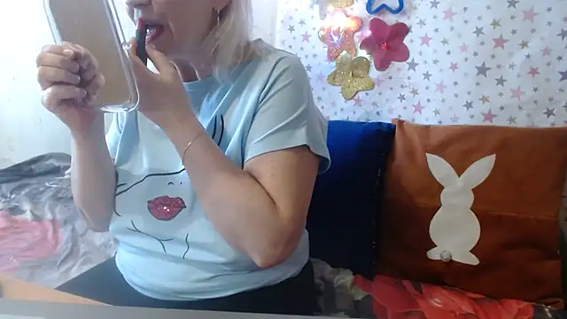 Show modela QueenLana na web-kameri