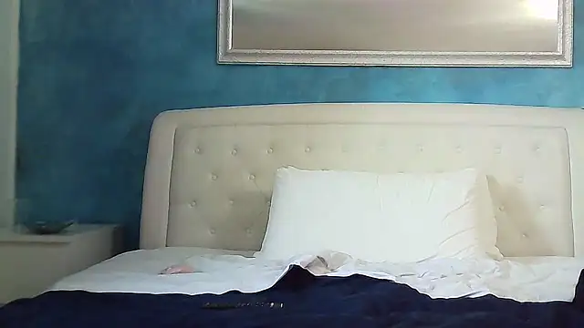 Show modela ILOVEhairywoman na web-kameri