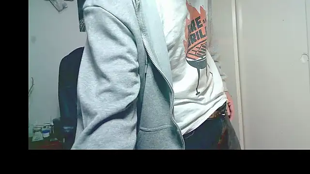 YoungStallionXL – webcam-show