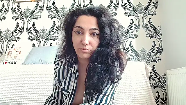 CharmingWitchy – Naživo XXX chat