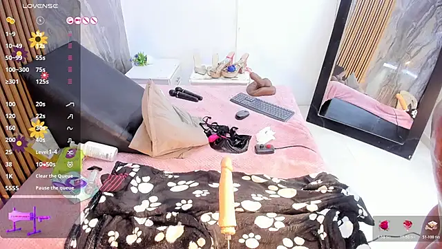 LauraSaenz01 即時 XXX 聊天