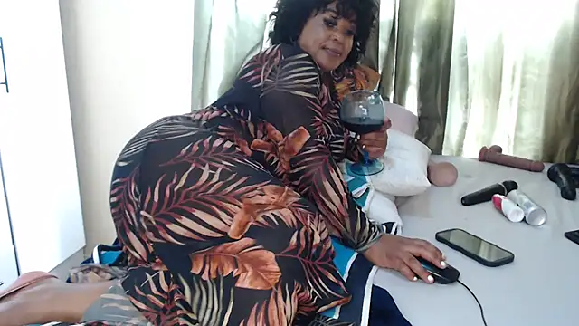 Foxybrownxx1 live XXX chat