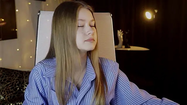 EveMundieのライブXXXチャット