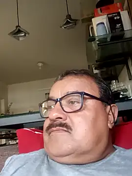 Show modela Misterymem63 na web-kameri