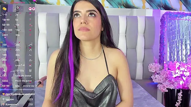 Chat +18 de IsaDiiaz ao vivo