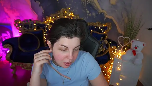 MirandaWong Adlı Modelin Canlı XXX Sohbeti