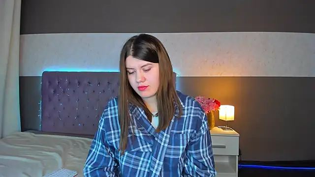 NikkiBustt – Naživo XXX chat