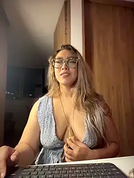 Im_sophiie: онлайн-секс-чат