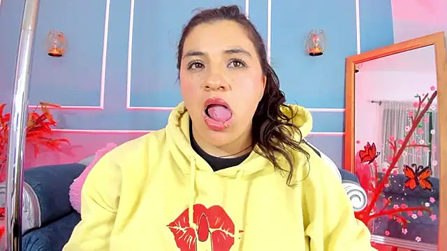 TaraTaylorr Chat XXX in diretta