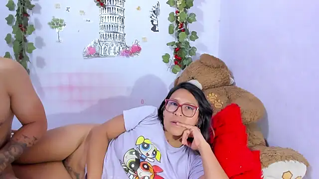 NataliaAndJulliam Obrolan Langsung XXX