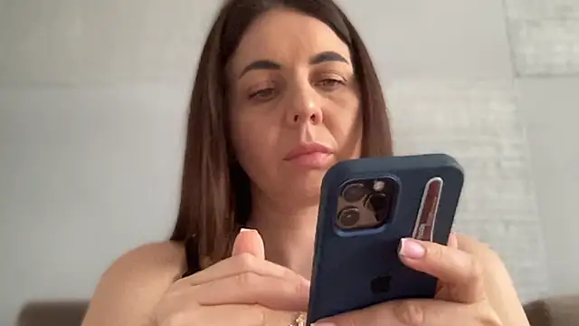 Darsy_Rox's Live XXX Chat