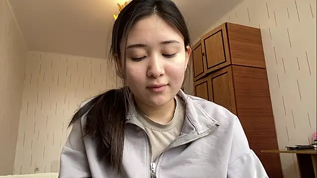 YourMiIa's Live XXX Chat