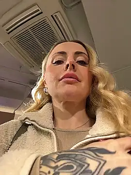 EmaSalis Chat XXX live