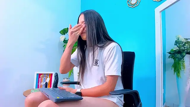 ViictoriiaSaenz Adlı Modelin Canlı XXX Sohbeti