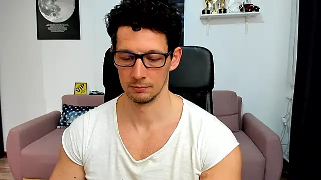 BrutusK08 Live XXX-chat