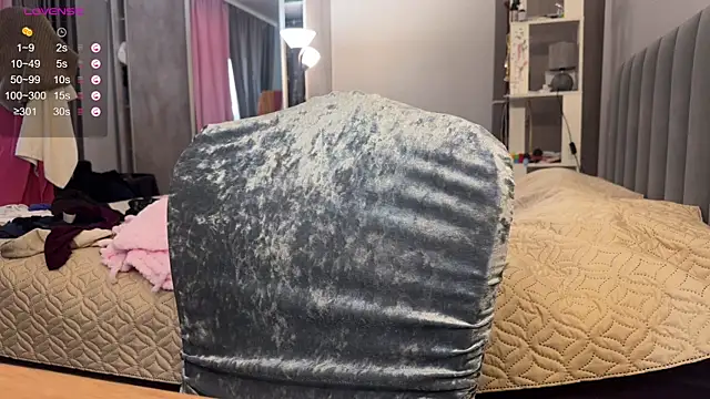 emily_is_here_'s Live XXX Chat