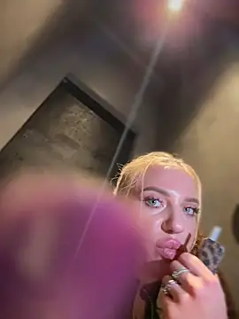 pinkstar_ Adlı Modelin Web Kamerası Şovu