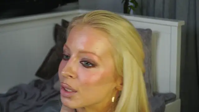 LanaReals: απευθείας συνομιλία ΧΧΧ