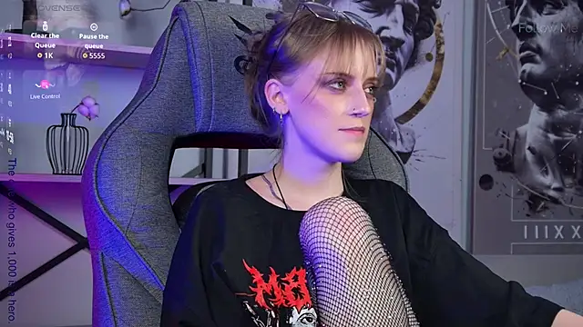 KiraMontoya's Live XXX Chat