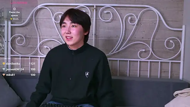 Chat +18 de HeejinWang ao vivo