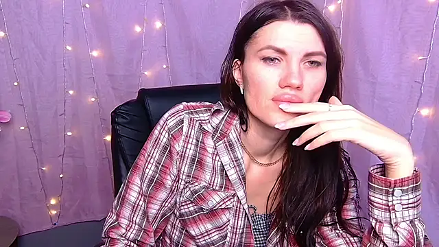 MilaLoona's Live XXX Chat