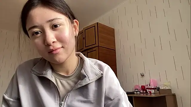 YourMiIa – Live XXX-chat