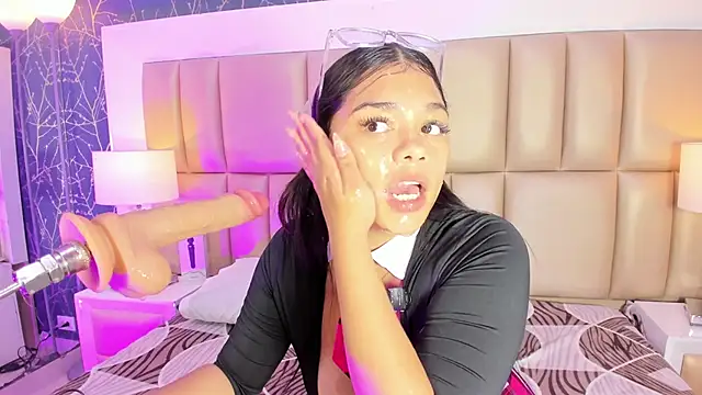 แชท XXX สดของ HatsaJones