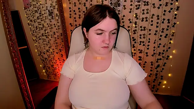 lovelyy_julia 即時 XXX 聊天