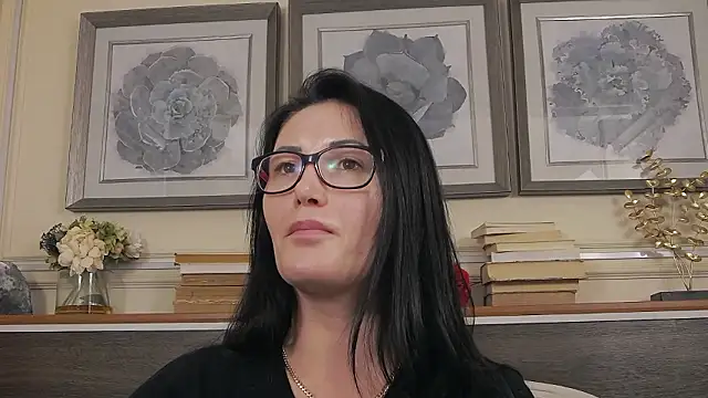 Chat +18 de HellenDesire ao vivo