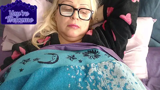 martachatte: διαδικτυακό σόου στην κάμερα