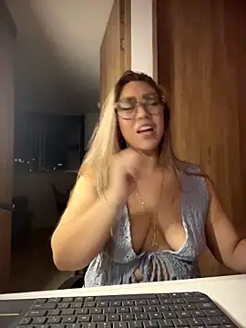 Im_sophiie – Live XXX-chat