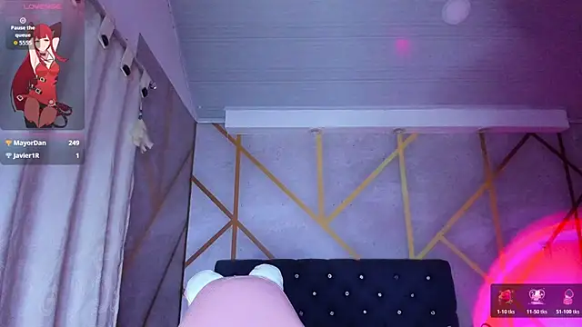 _vaiolet_owo Adlı Modelin Canlı XXX Sohbeti