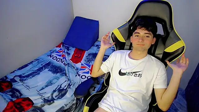 Luigii_ Show in webcam