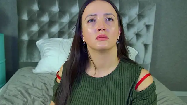 ElinaBellucci's Live XXX Chat