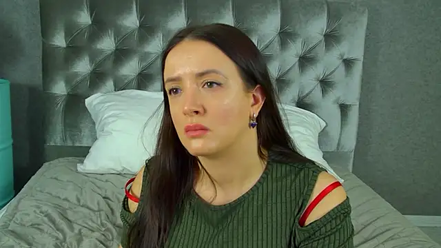 Chat +18 de ElinaBellucci ao vivo