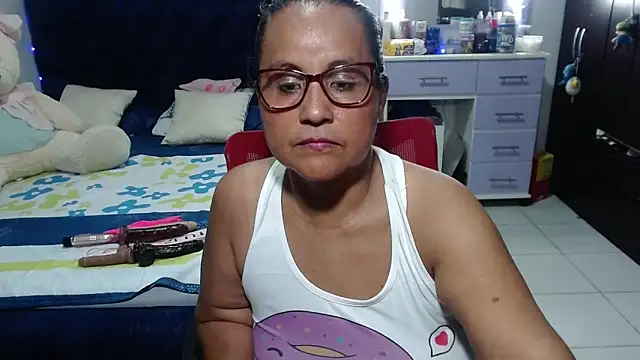 pervert_mommy_'s Live XXX Chat