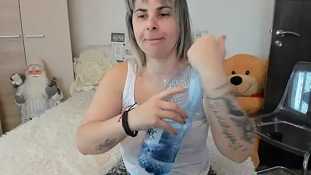 sweetemy4u's Live XXX Chat