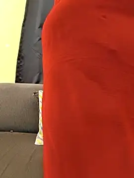 Pokazy przed kamerką – Poly_bhabi