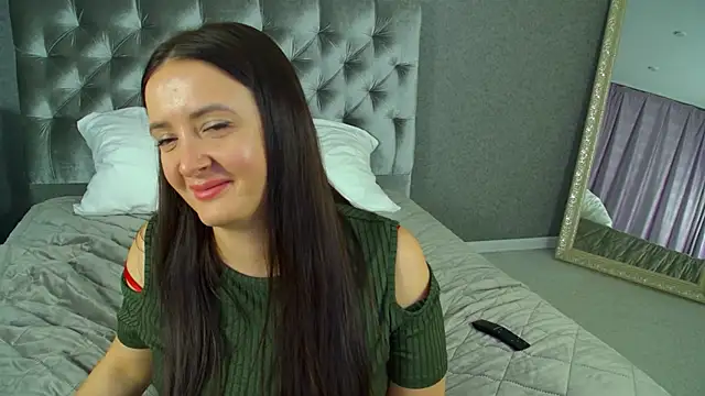 ElinaBellucci Chat XXX in diretta