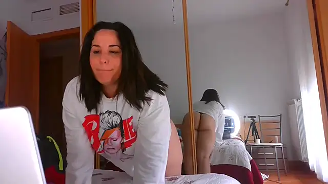 Cuquita83 现场XXX聊天