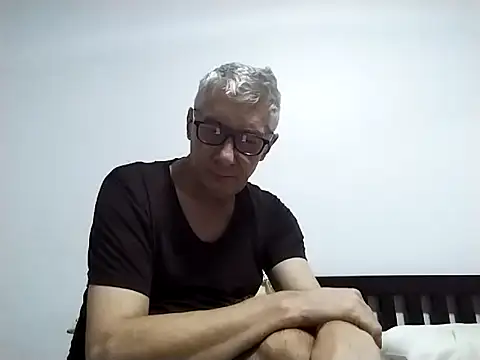 BIGUNCUTHARDCOCK Adlı Modelin Canlı XXX Sohbeti